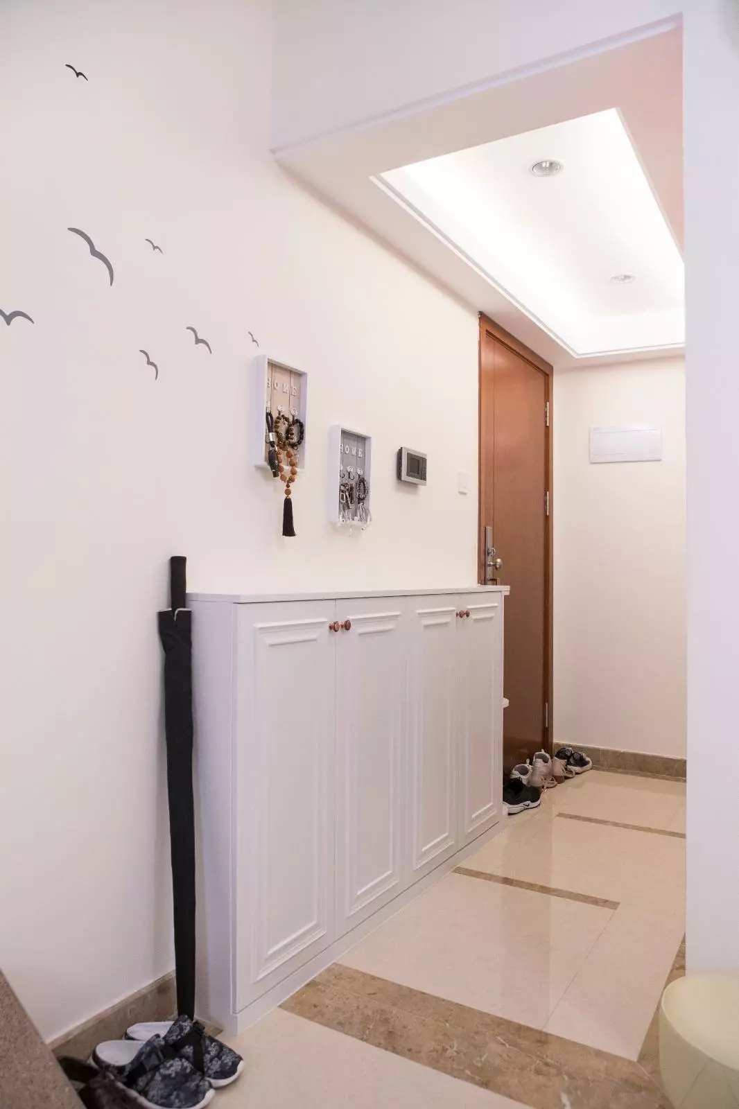 入户鞋柜 293063eba82a2d68e79576591642592f.jpg