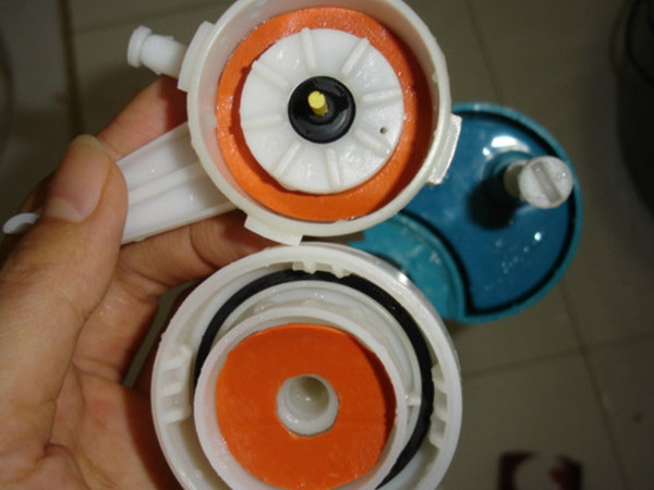 居家煩心事之馬桶不抽水 許多人都接受不了維修太難了-裝潢設計不求人-家具室內裝潢資訊網