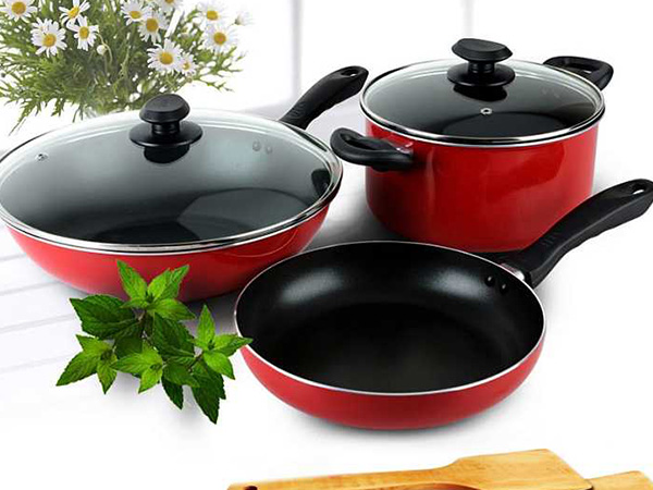 炒好菜用愛仕達不粘鍋 不糊不焦容易清潔-裝潢設計不求人-家具室內裝潢資訊網