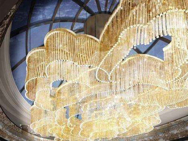 大型水晶吊燈基礎評鑒丨深度好文,墻裂推薦-裝潢設計不求人-家具室內裝潢資訊網